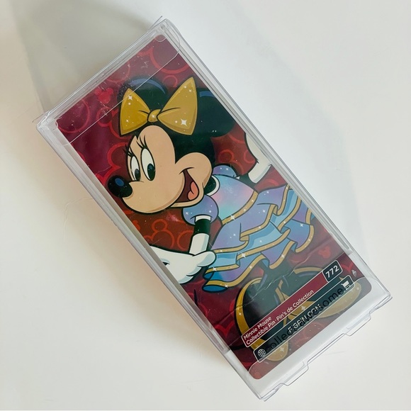 NEW! Disney World 50th FigPin- Minnie Mouse - Picture 3 of 4